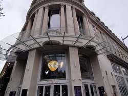 Les établissements bancaires et culturels du 9ème arrondissement par Dominique