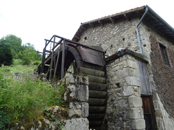 Séjour en Auvergne: Ambert et le moulin Richard de Bas par Jacques